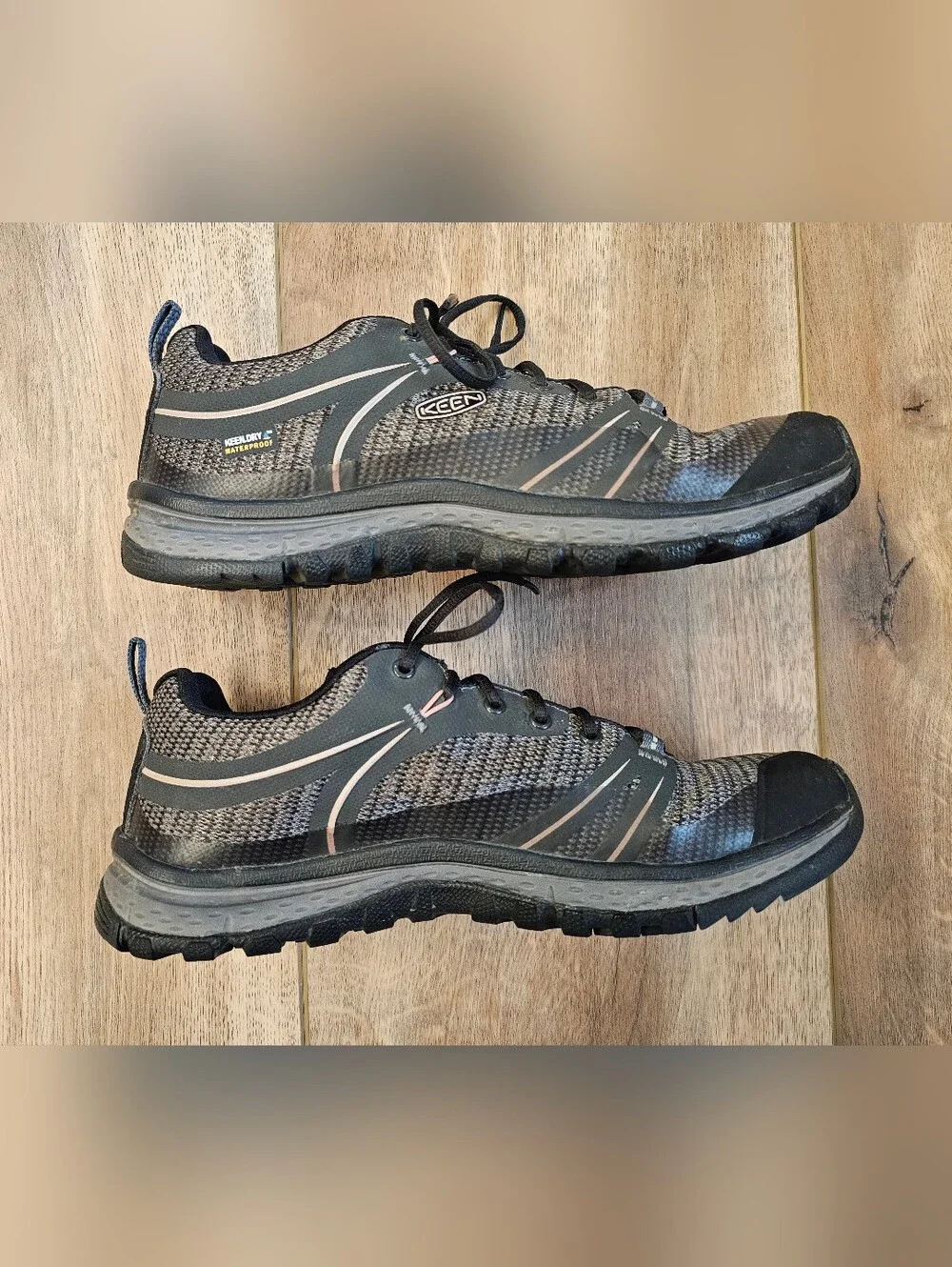 KEEN Women's Waterproof Hilimg Shoes - Size 8 - Picture 5 of 9